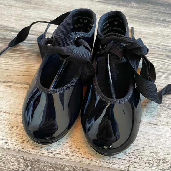 NEW Capezio Tap Shoes - Picture 2 of 6